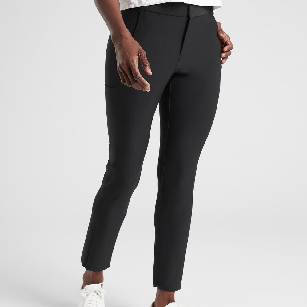 NWOT Athleta Stellar Straight Crop Pant Black